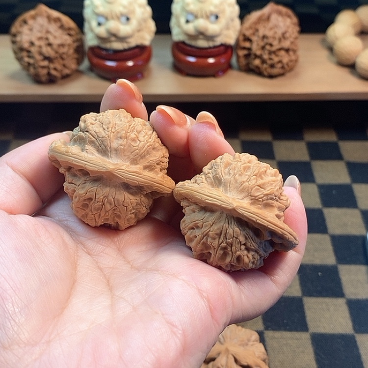 【闪购商品】桃核把件42血麒麟。      