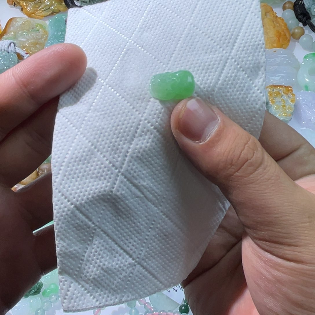 翡翠颈饰未镶嵌天然