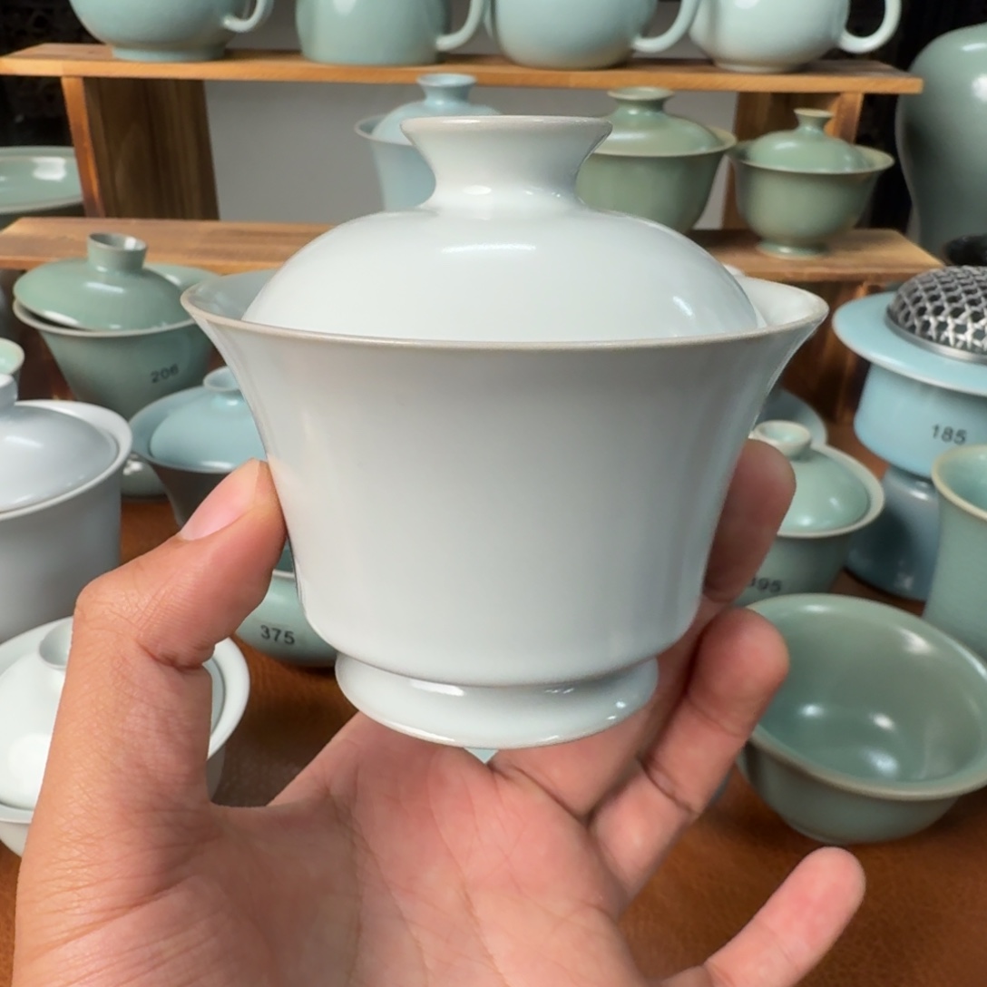 2***2陶摆件一级仿古月白两才马蹄盖碗