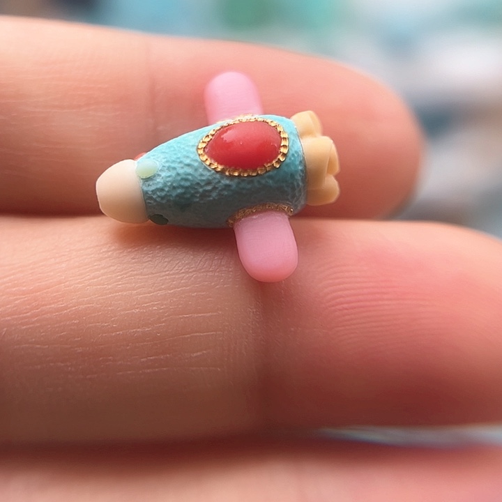 绿松石未镶嵌颈饰