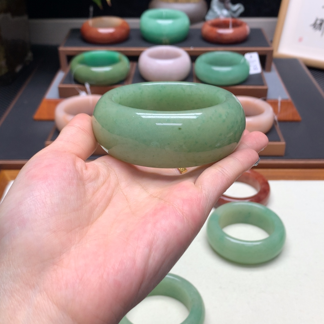 小****石英质玉（非洲翠）未镶嵌舍