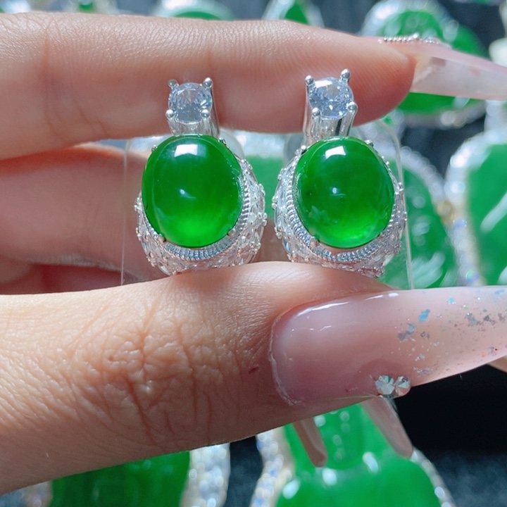 翡翠颈饰未镶嵌