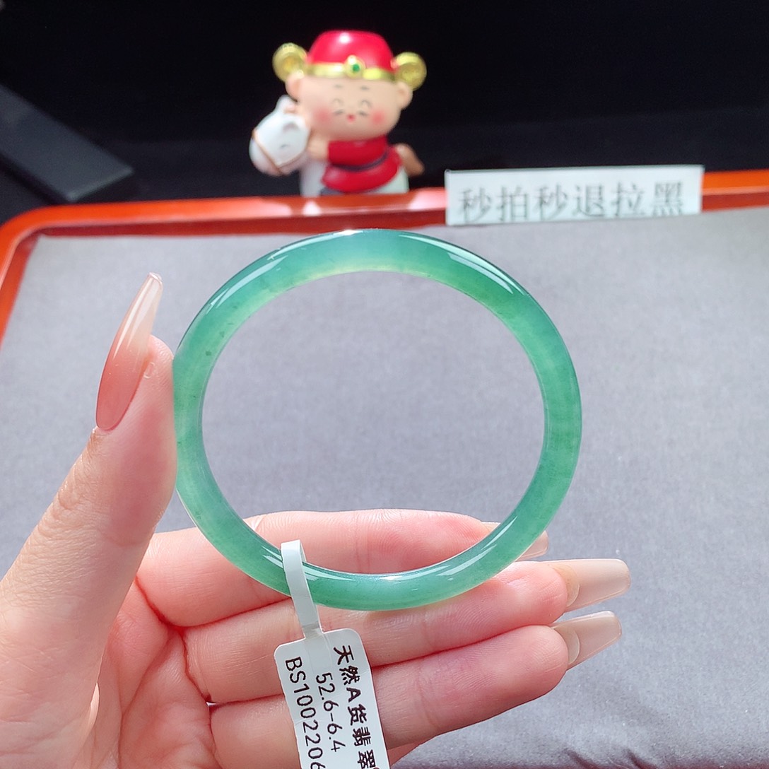 翡翠手镯未镶嵌天然