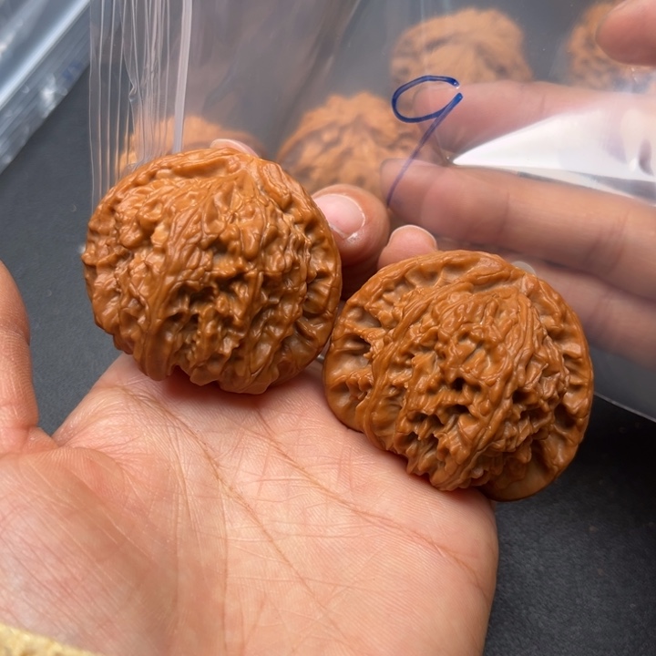 坚***真吊坠桃核9号白狮子