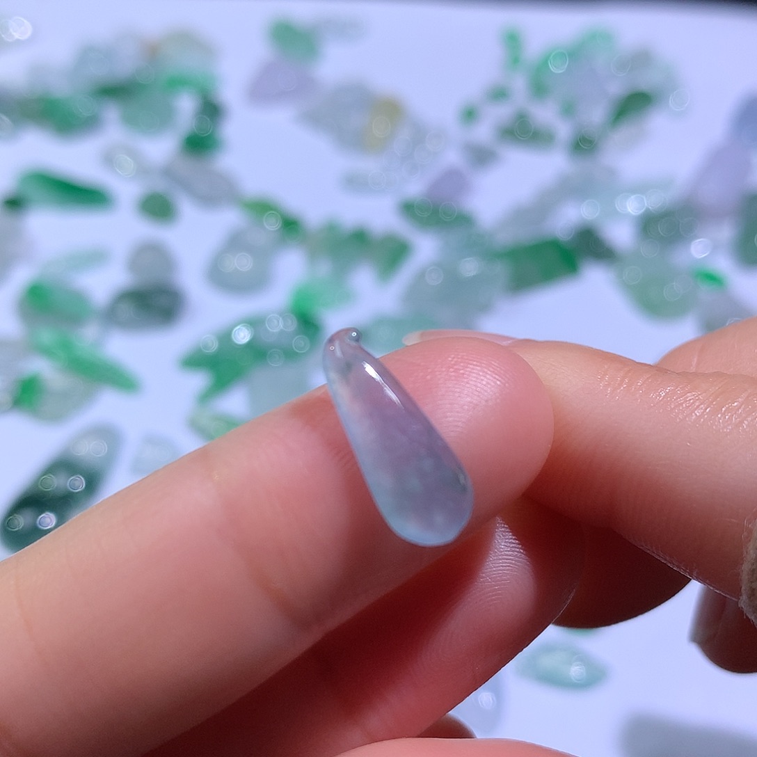 翡翠颈饰未镶嵌小瓜