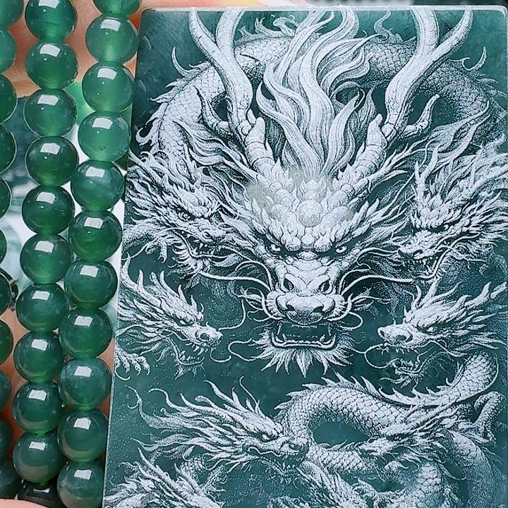 翡翠未镶嵌颈饰多样性发其一