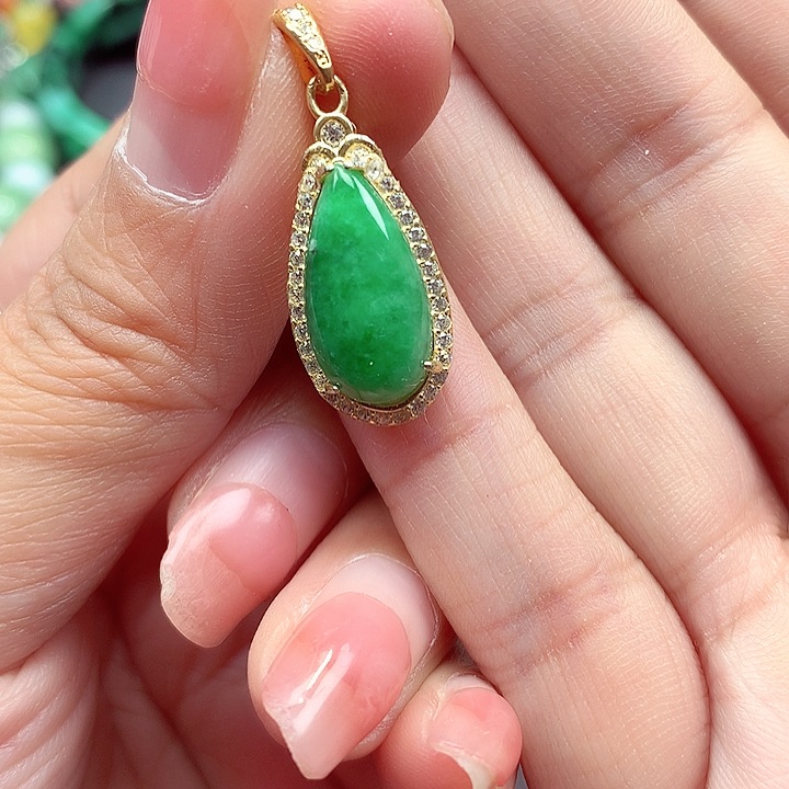 翡翠颈饰银S925镶嵌翡翠