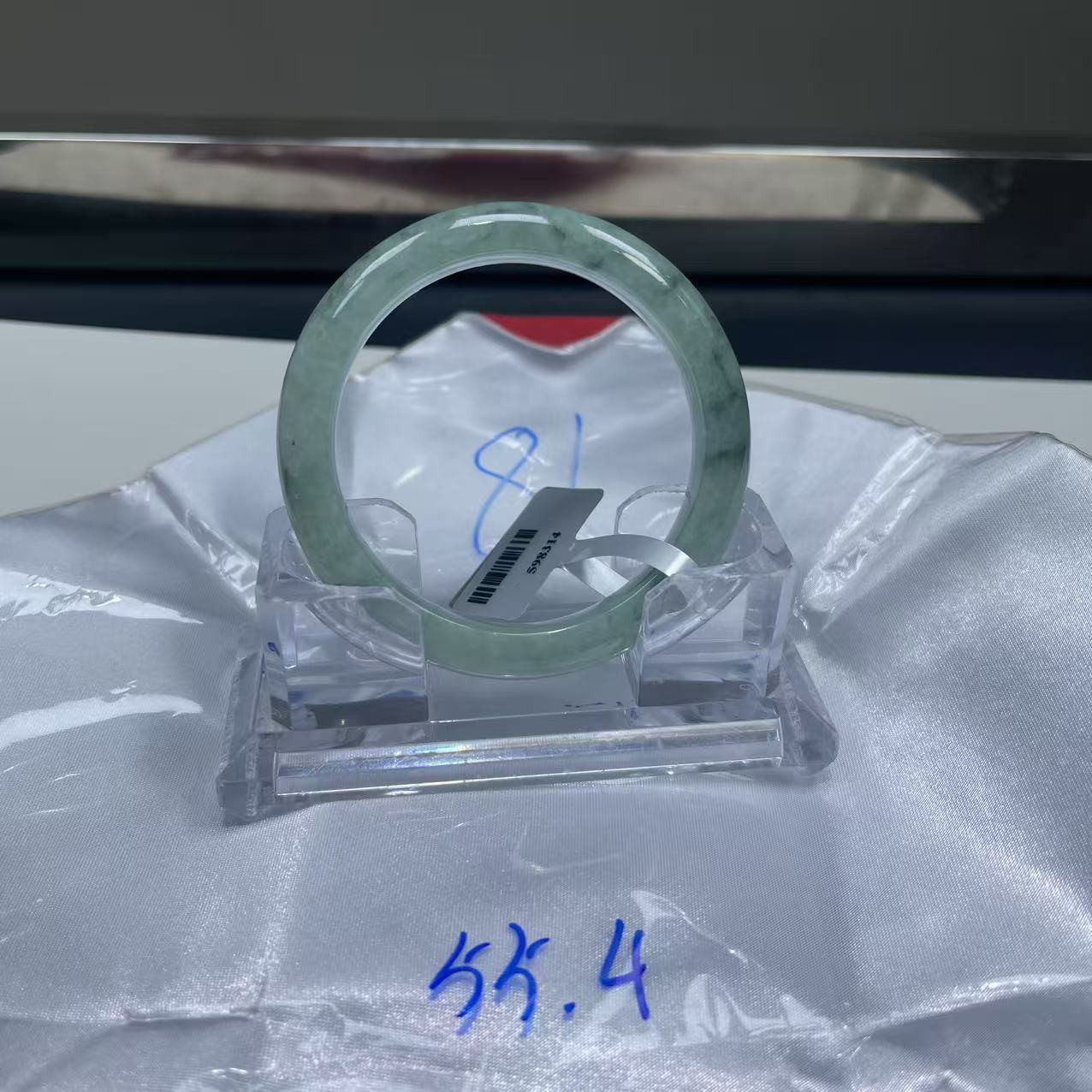 毛货手镯需精细抛光/81