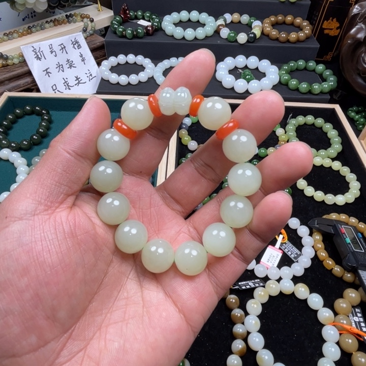和田玉手串未镶嵌