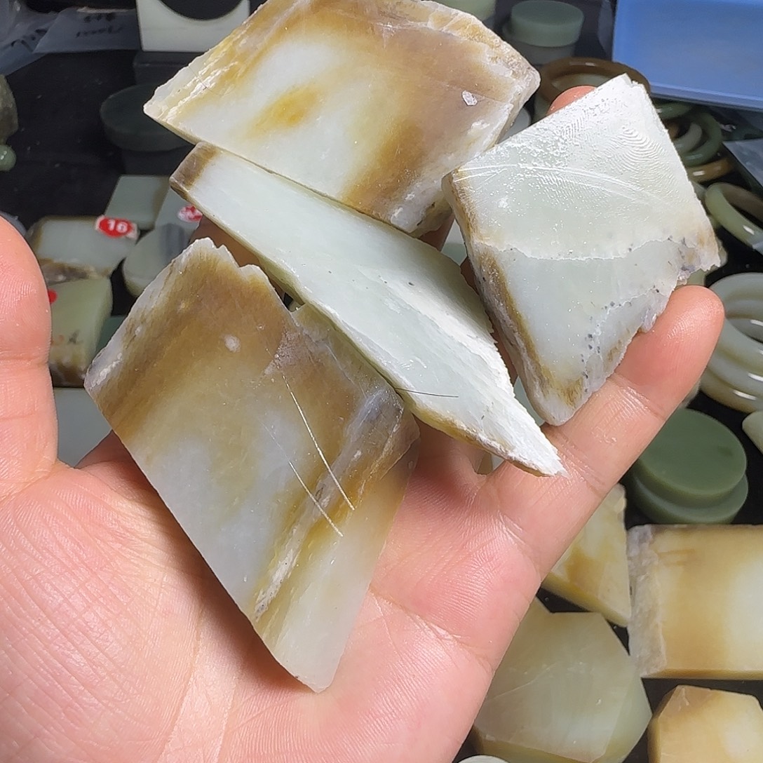 未镶嵌和田玉（糖玉）珠宝半成品