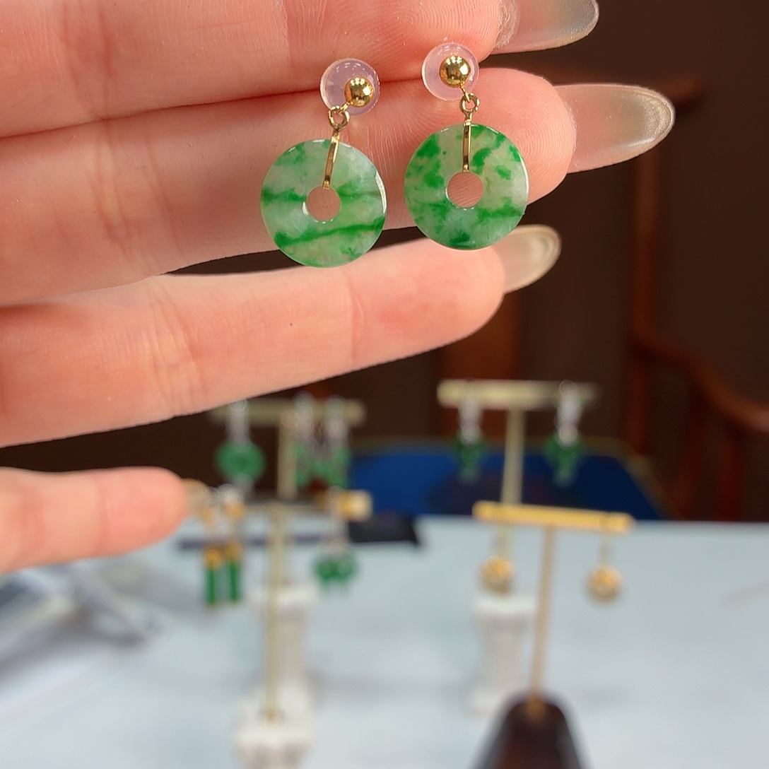 翡翠18K金镶嵌耳饰