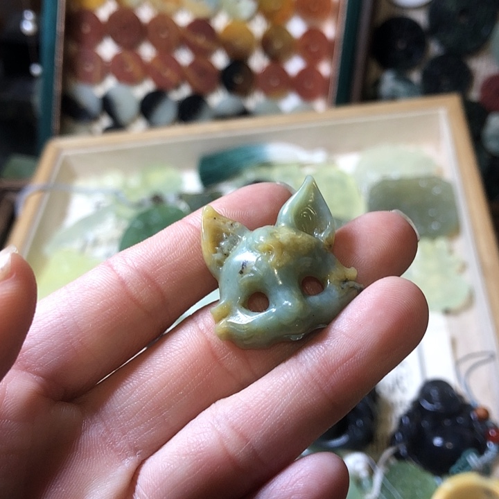 岫玉岫玉挂件未镶嵌