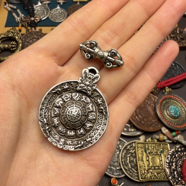 藏传文玩九宫如图