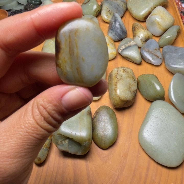 和田玉未镶嵌珠宝半成品