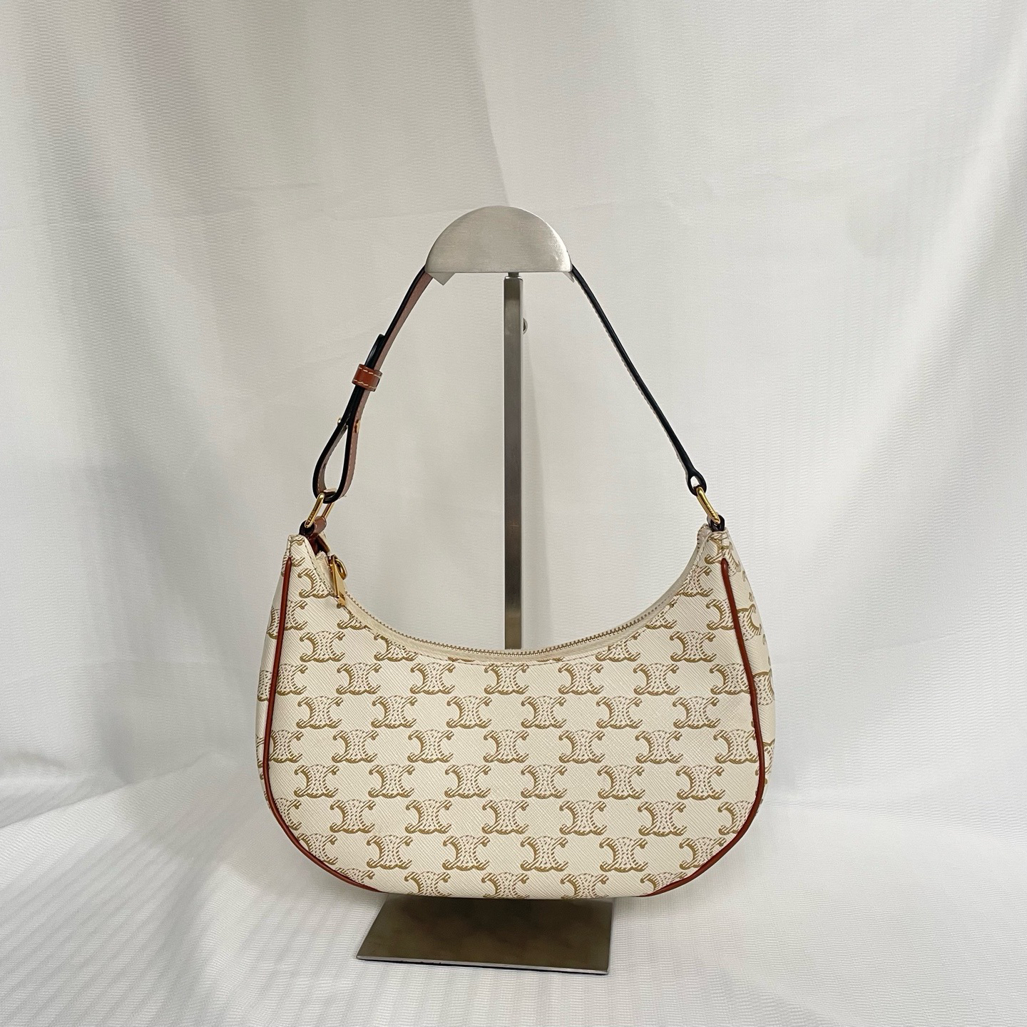 95新 Celine/思琳 Celine ava 白老花月亮包 21年