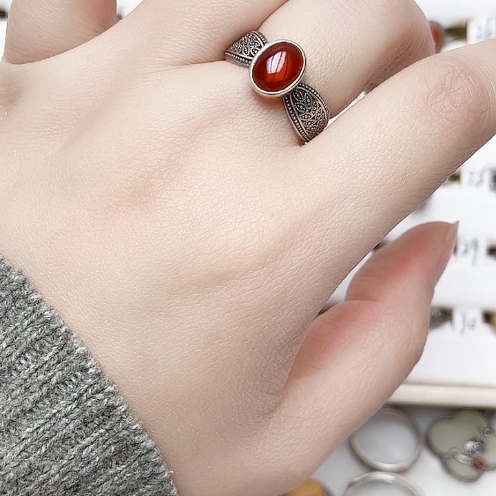 血珀足银镶嵌戒指