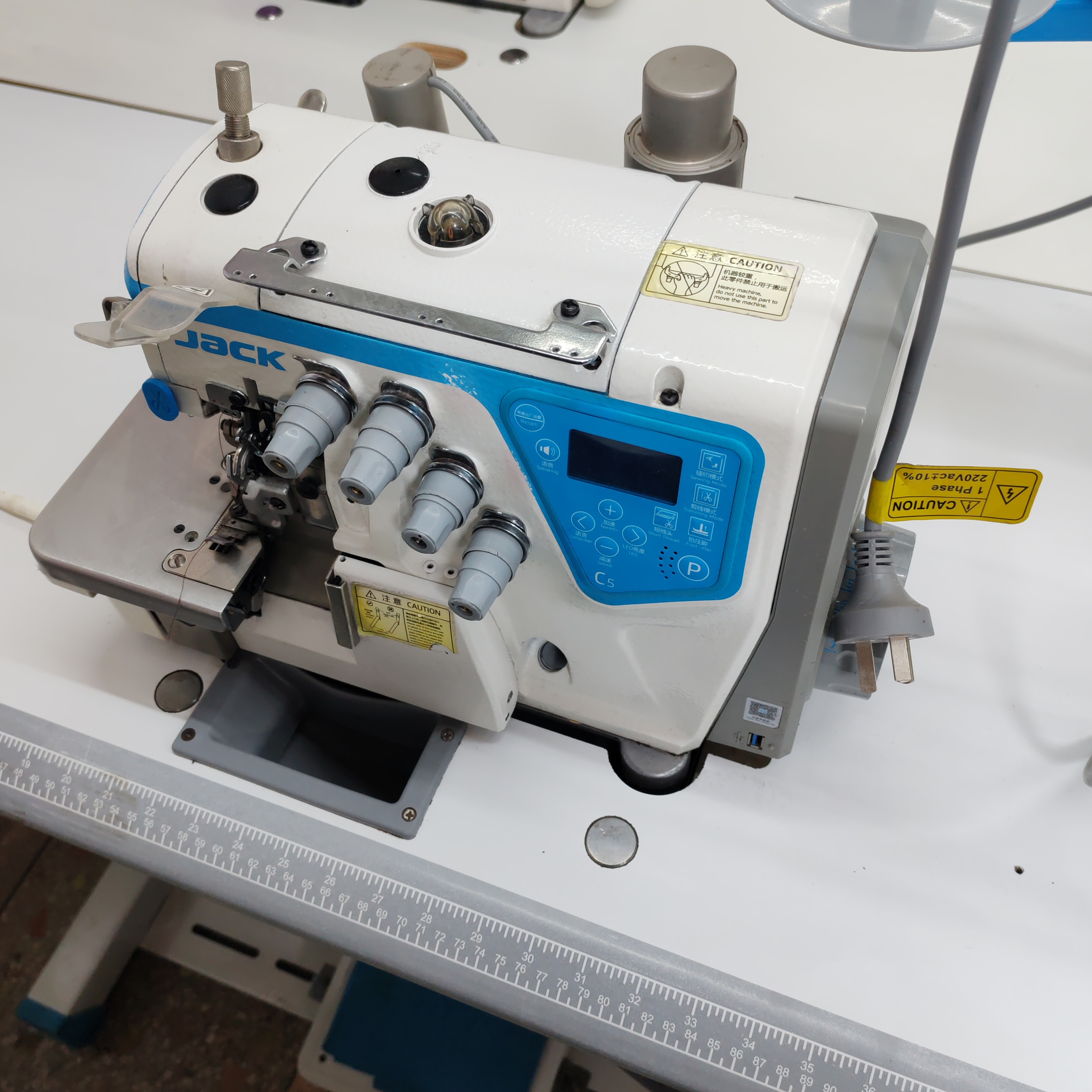 杰克全自动电脑包缝机自动剪线自动抬压脚