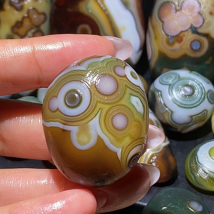 玛瑙/玉髓未镶嵌珠宝奇石37