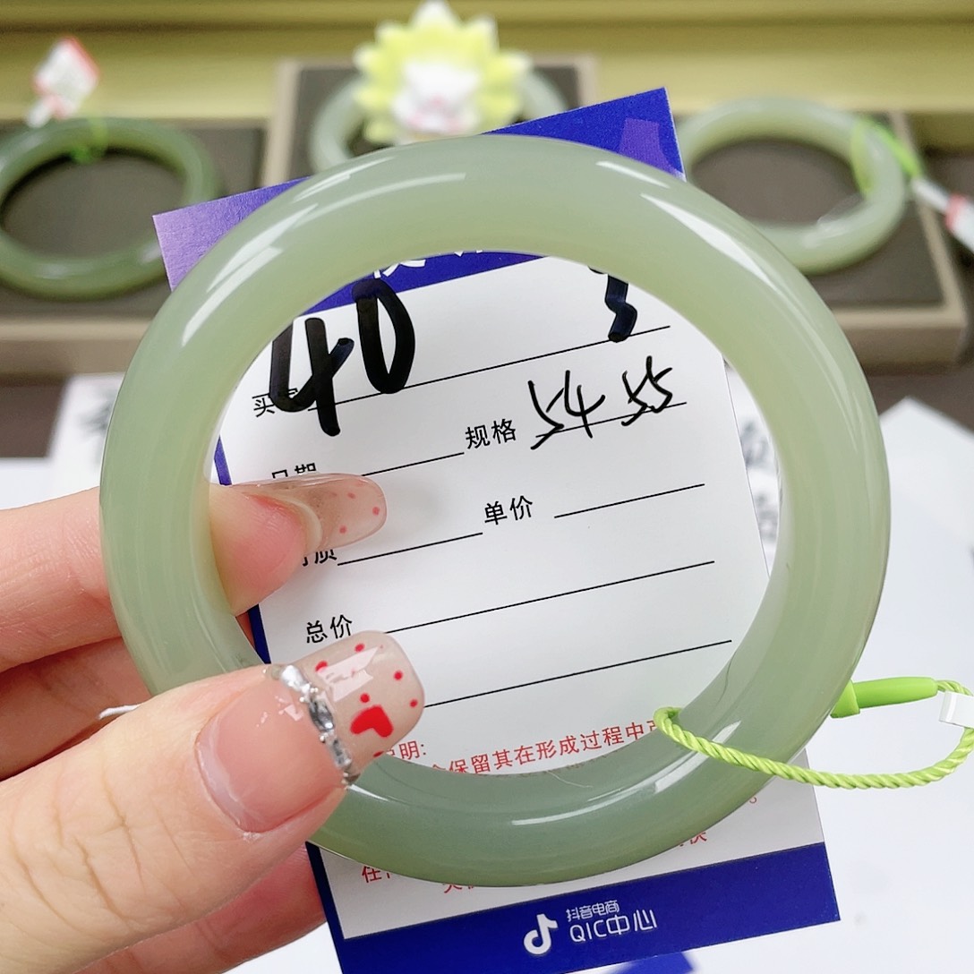 【闪购商品】和田玉手镯未镶嵌