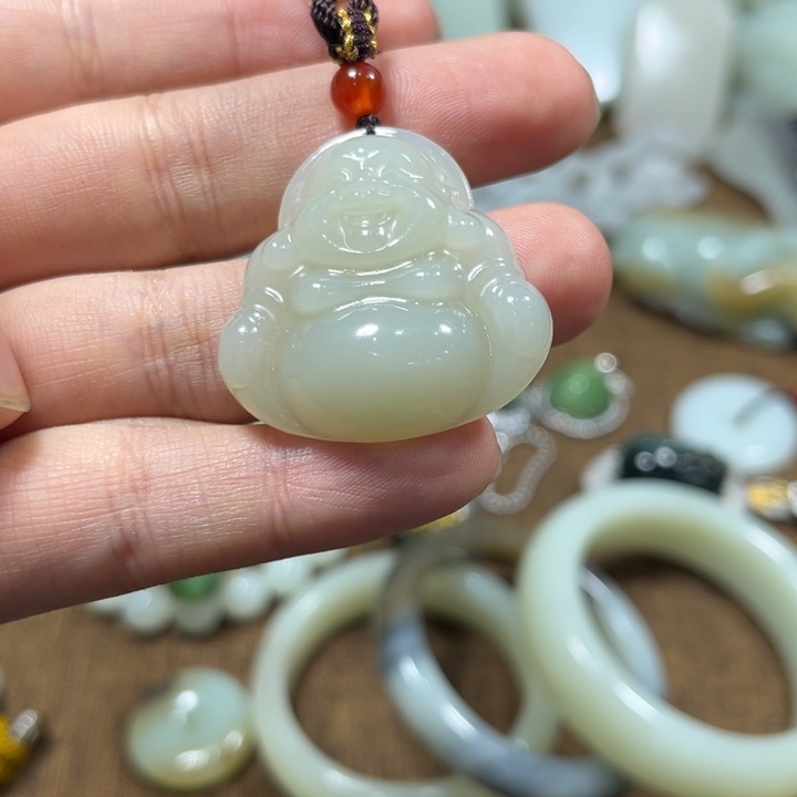 和田玉未镶嵌颈饰