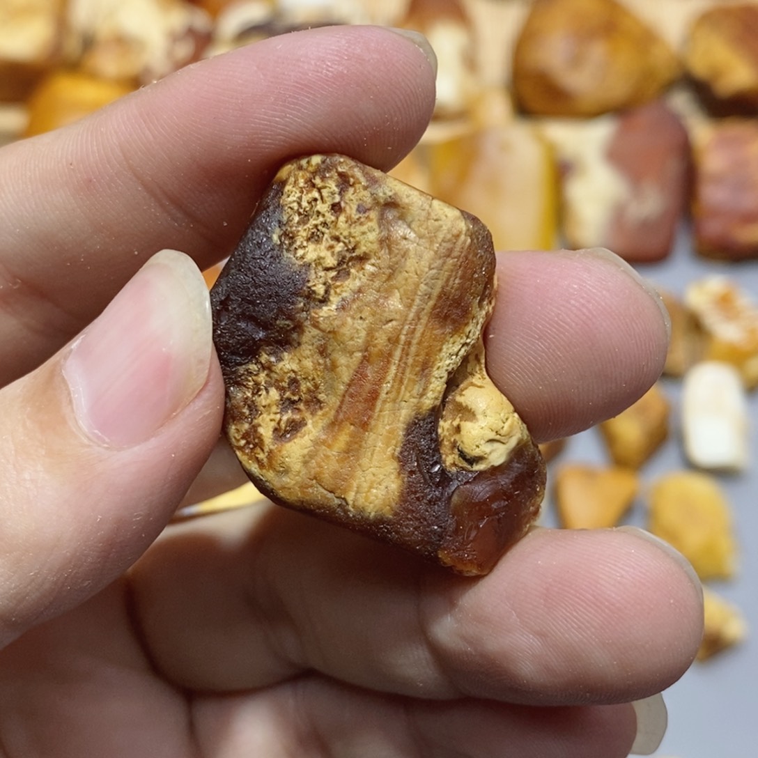 佛***间定制琥珀蜜蜡原石定制