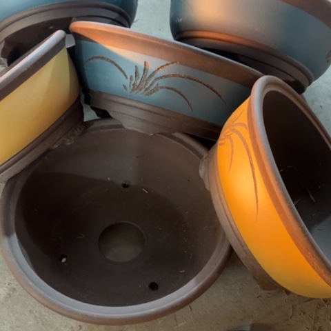 紫砂花盆100-6。    24.5-9.5