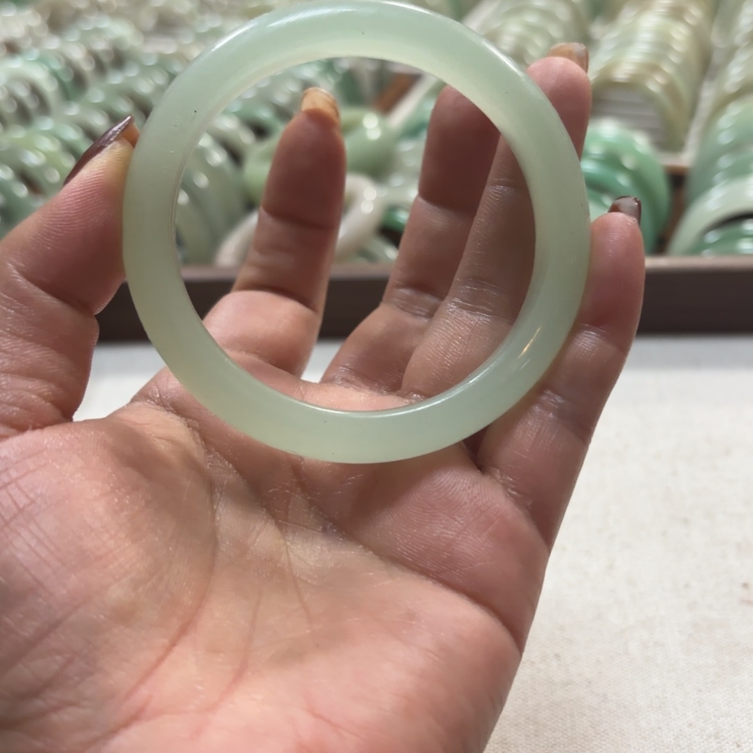 未镶嵌手镯东陵石小****?