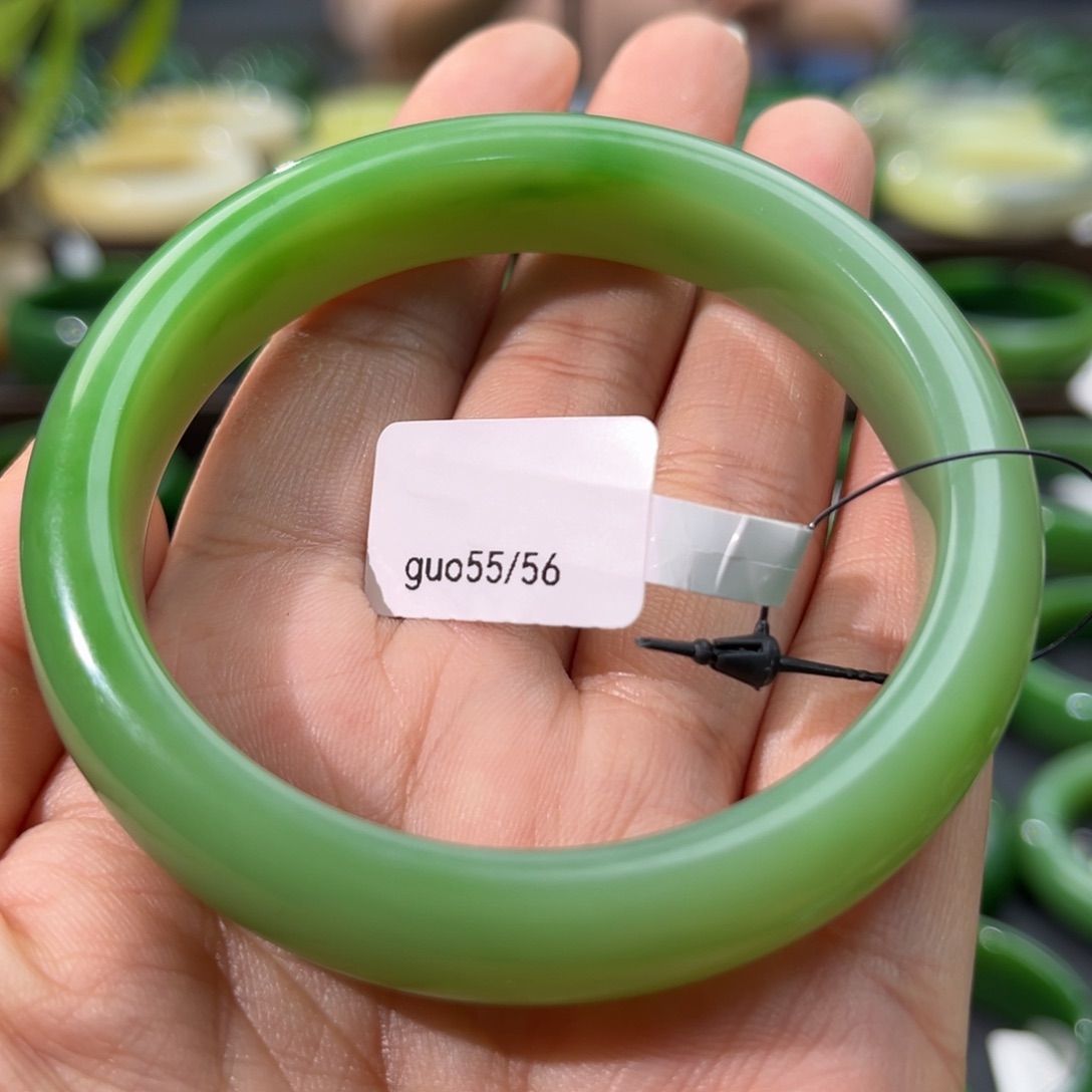 和田玉（碧玉）手镯未镶嵌