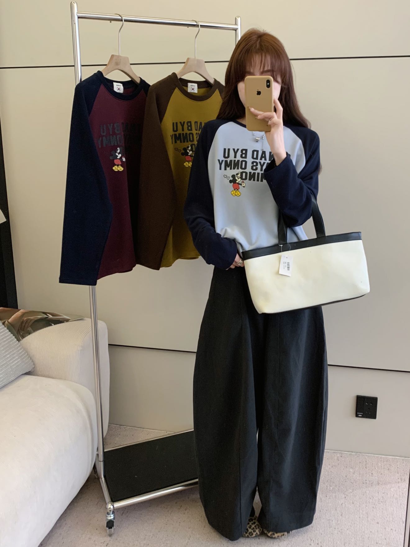 【主播推荐】女士字母印花插肩撞色袖子磨毛圆领长袖T恤9179