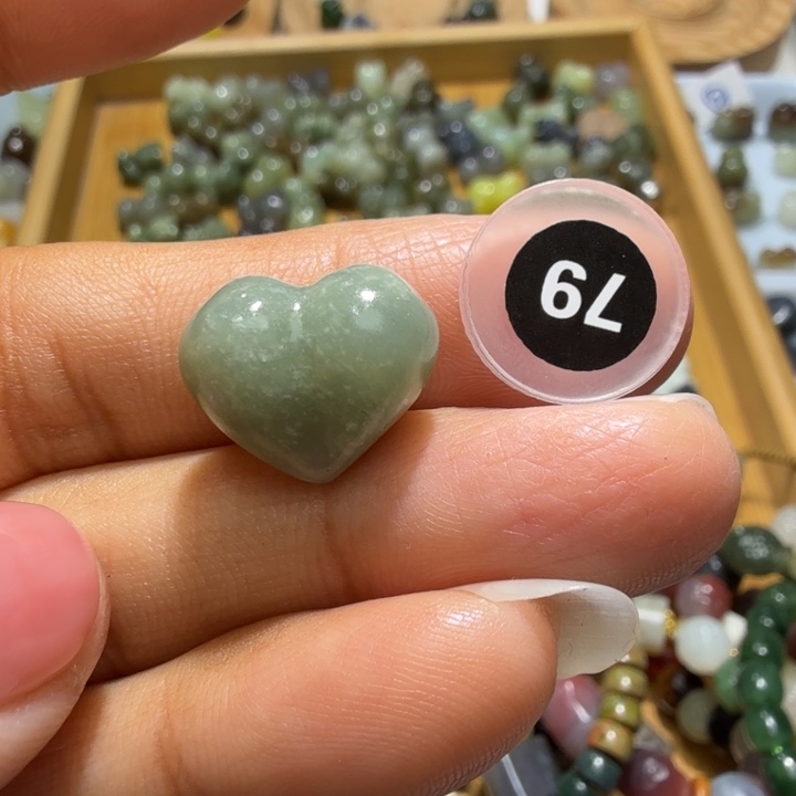 和田玉未镶嵌珠宝奇石