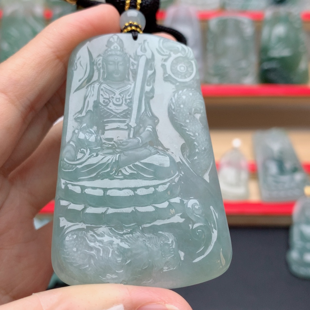 颈饰未镶嵌翡翠虚空