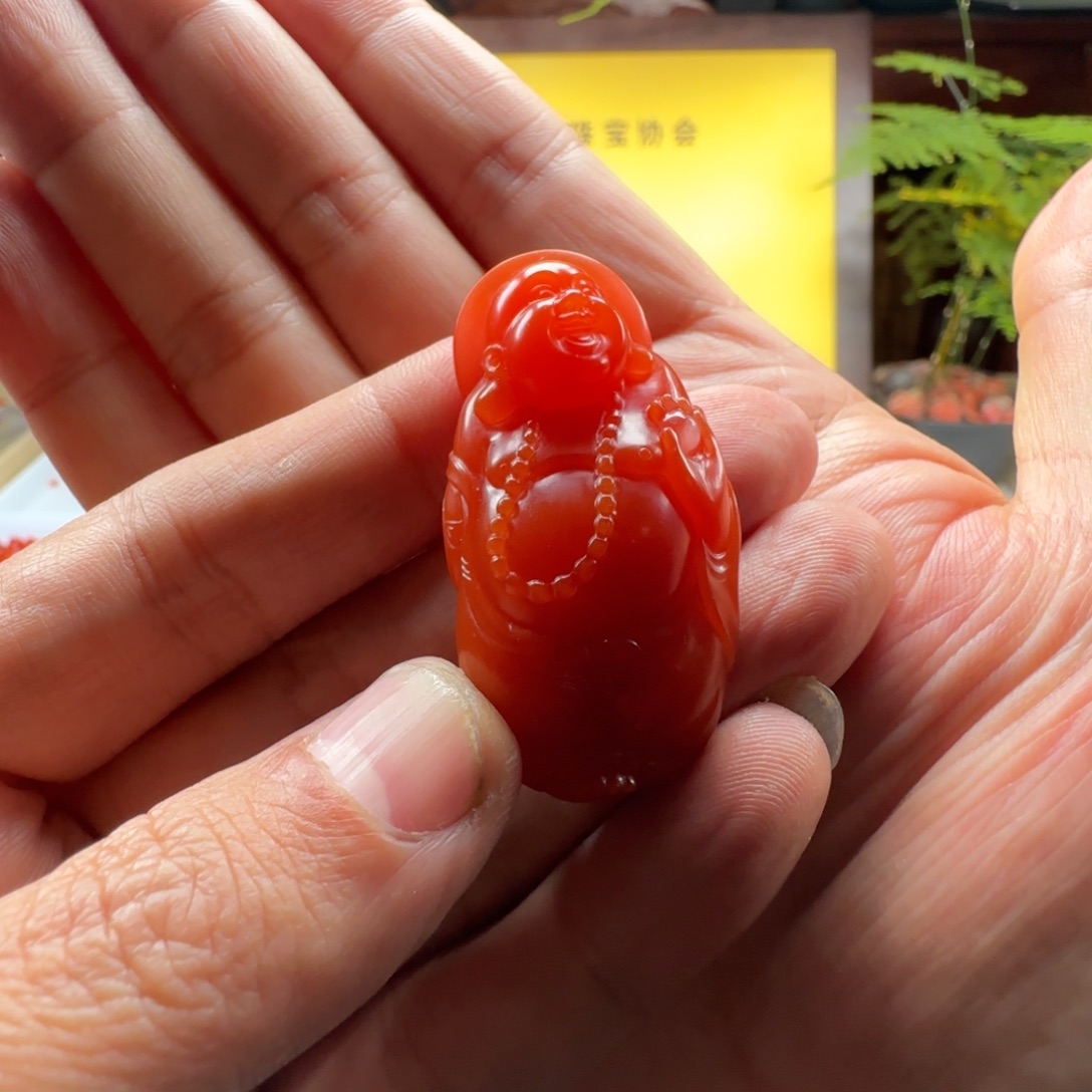 南红玛瑙未镶嵌锦红无裂弥勒佛
