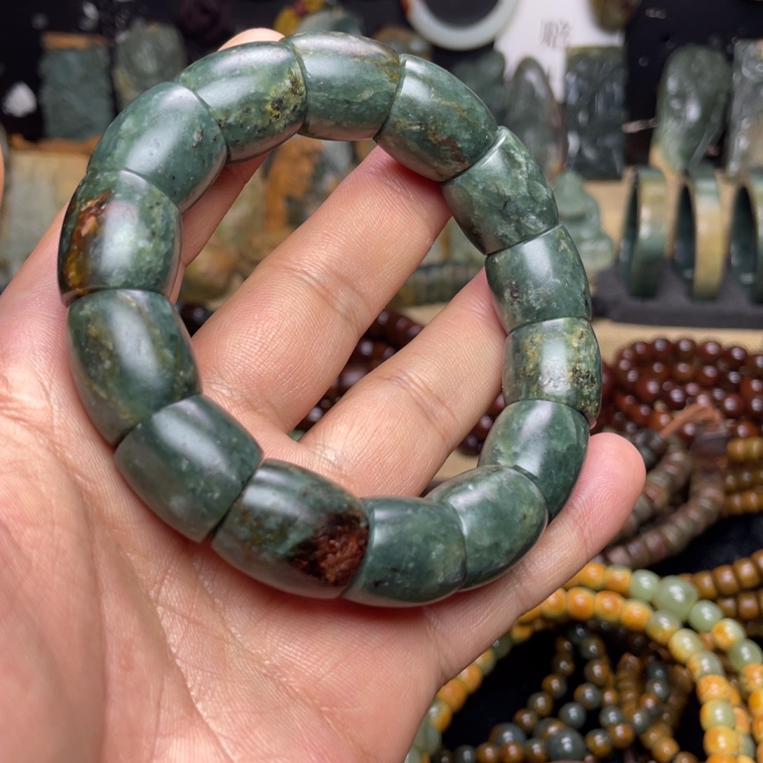 岫岩河磨玉（透闪石质玉）未镶嵌颈饰卡17