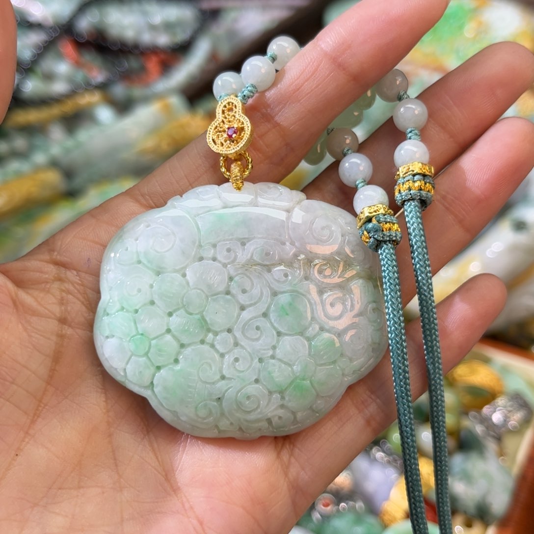 翡翠颈饰未镶嵌待编款