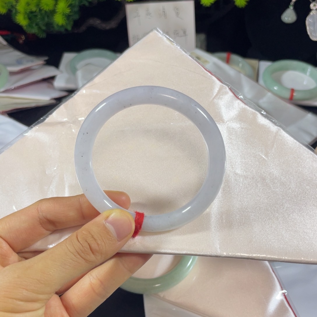 未镶嵌手镯翡翠天然翡翠手镯