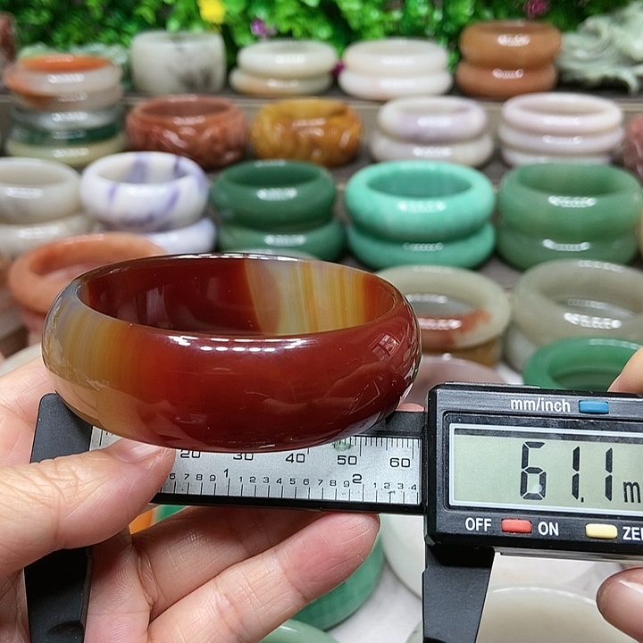 石英质玉手镯未镶嵌