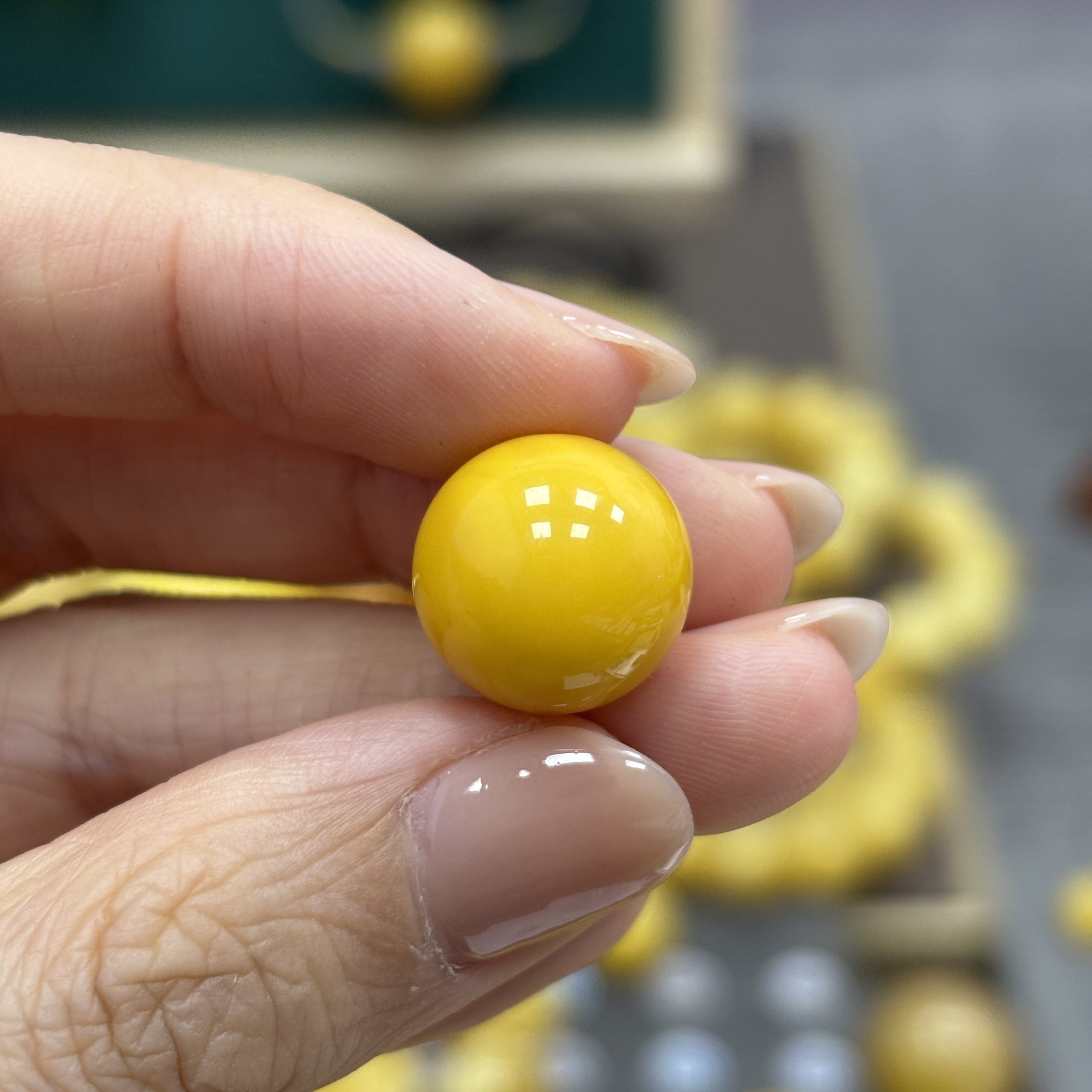 13.7mm 小妖珠宝天然原矿琥珀蜜蜡