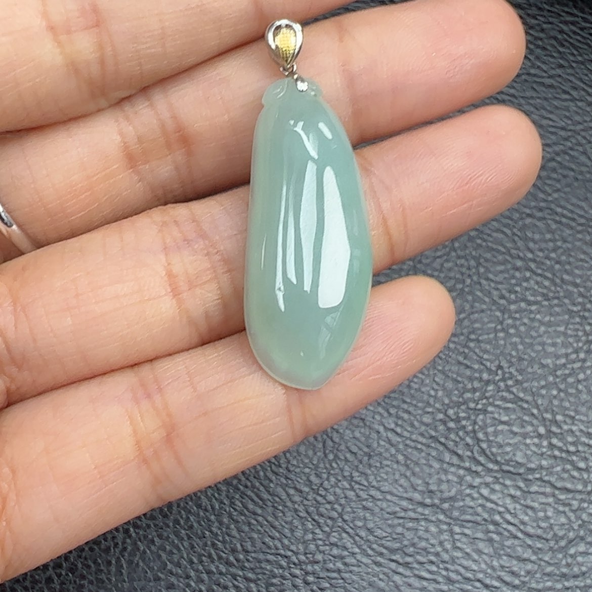 【闪购商品】翡翠吊坠(不含链)18K金镶嵌福瓜