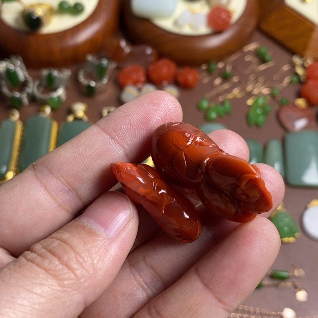 南红玛瑙颈饰未镶嵌哇****哈