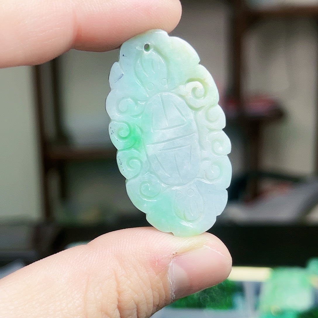 翡翠颈饰未镶嵌吊坠