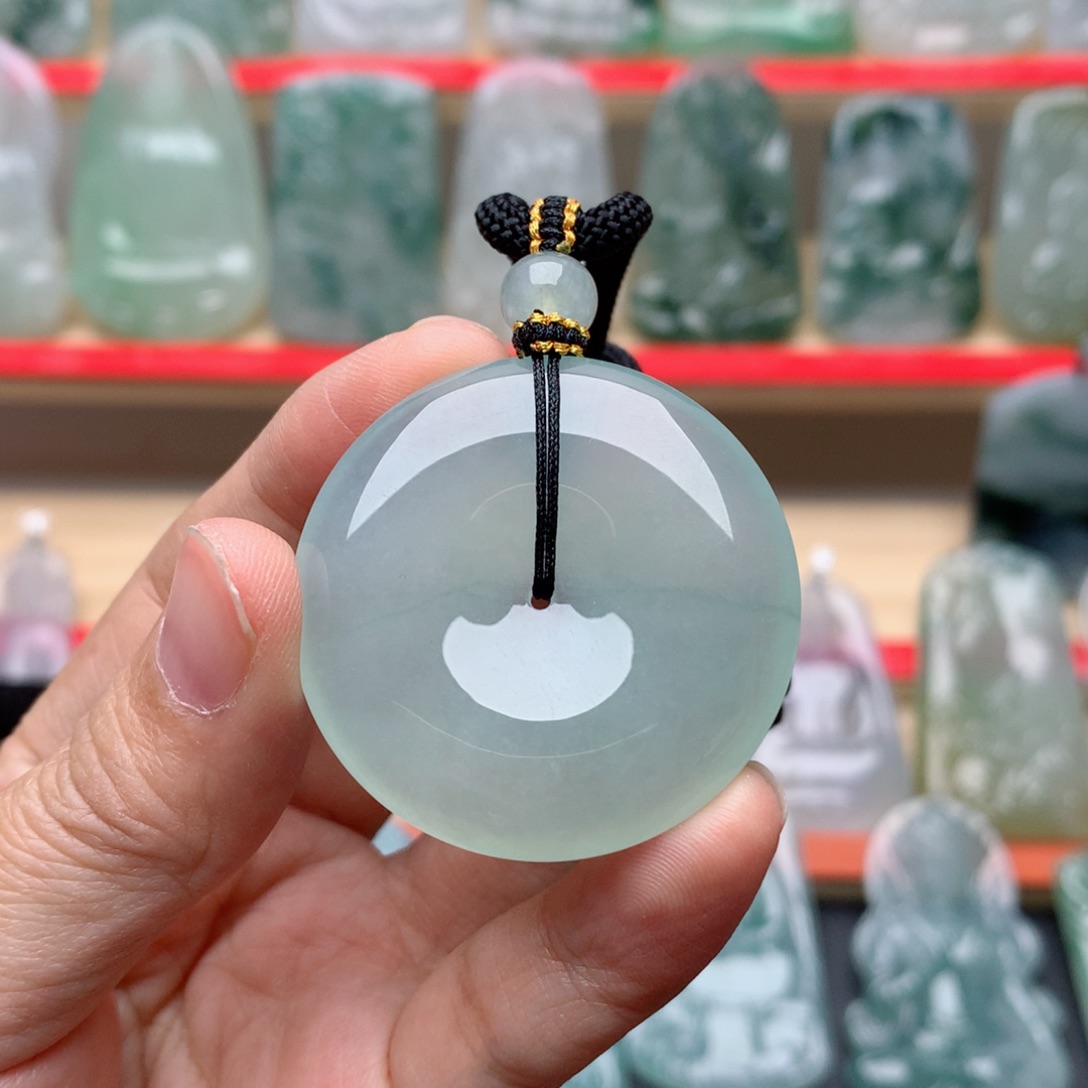 翡翠颈饰未镶嵌?****?平安扣