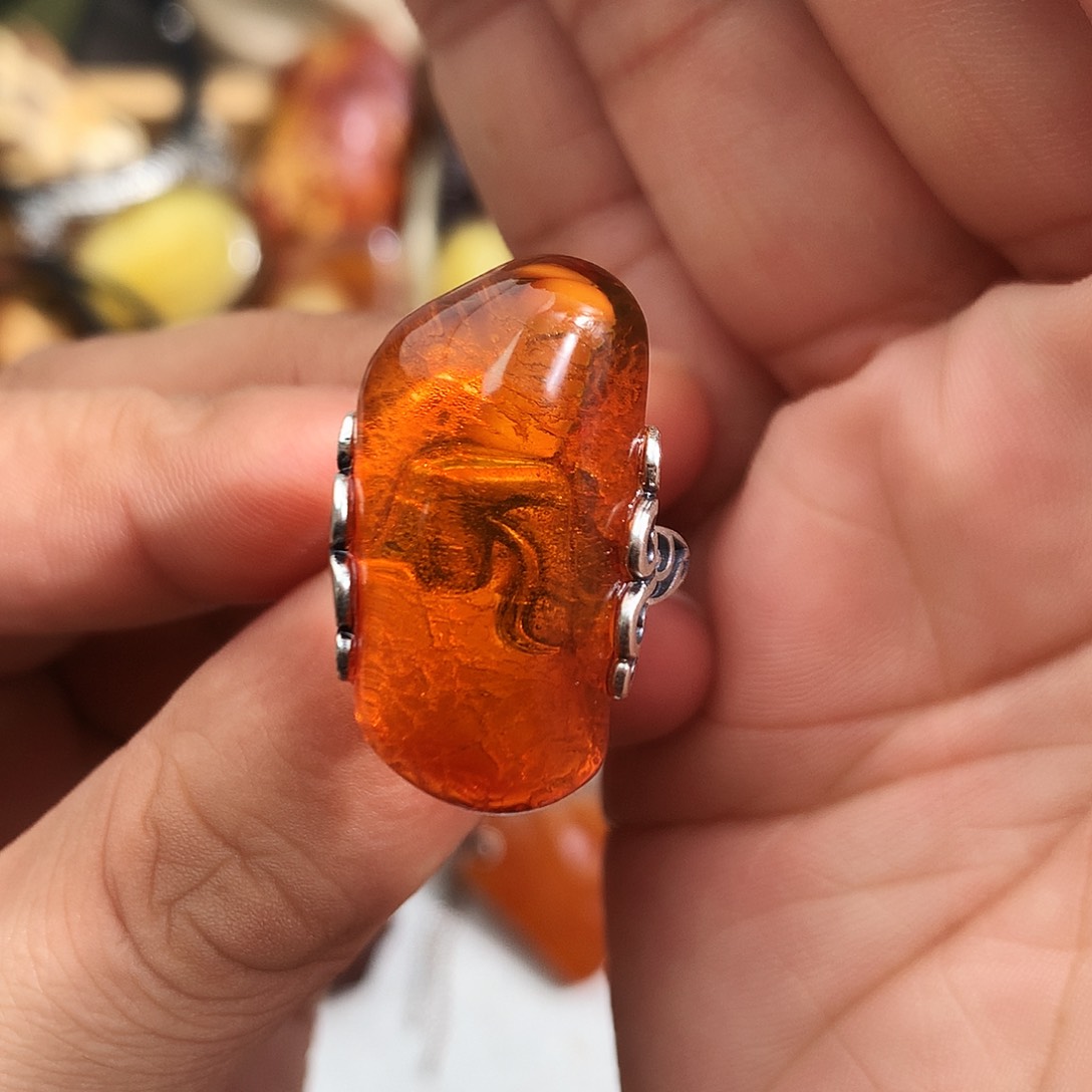 蜜蜡裸石未镶嵌你