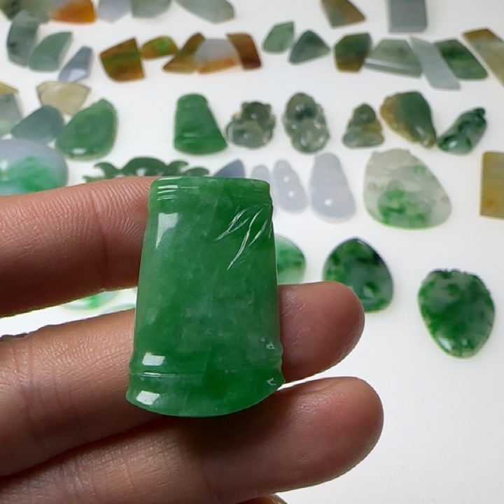 翡翠未镶嵌挂件天然翡翠