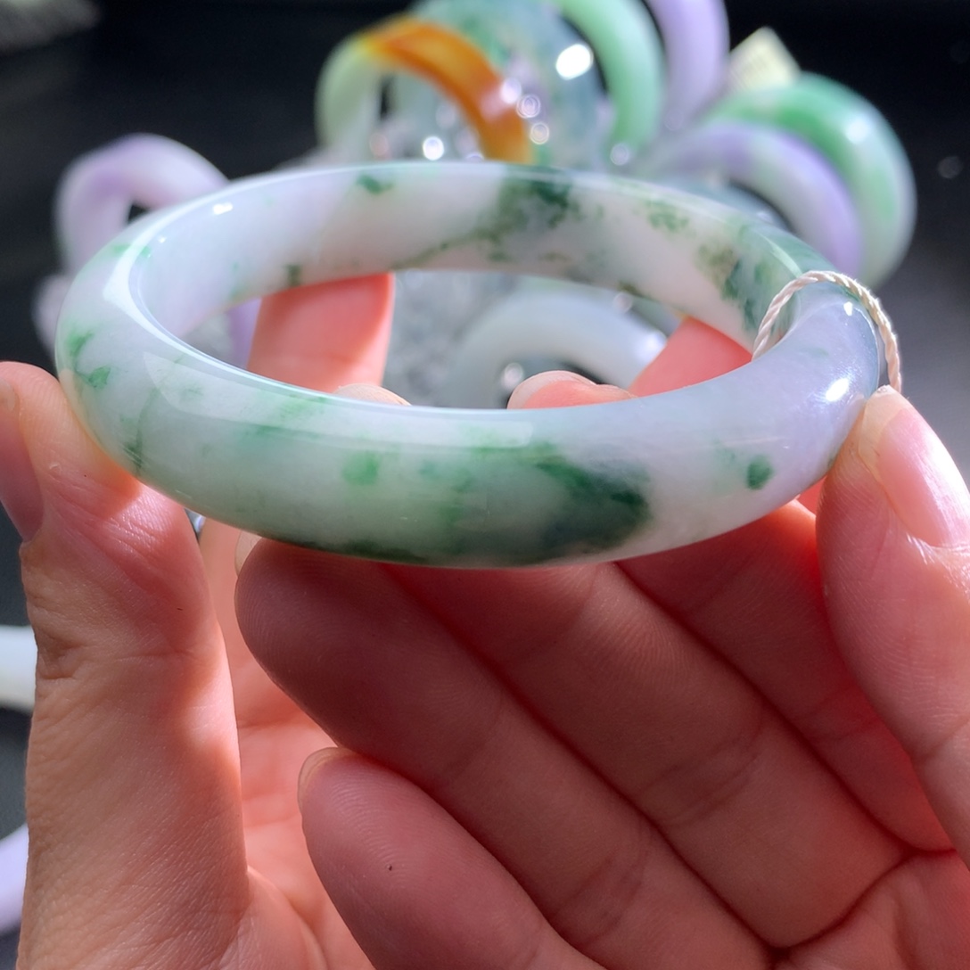 定制翡翠未镶嵌翡翠手镯