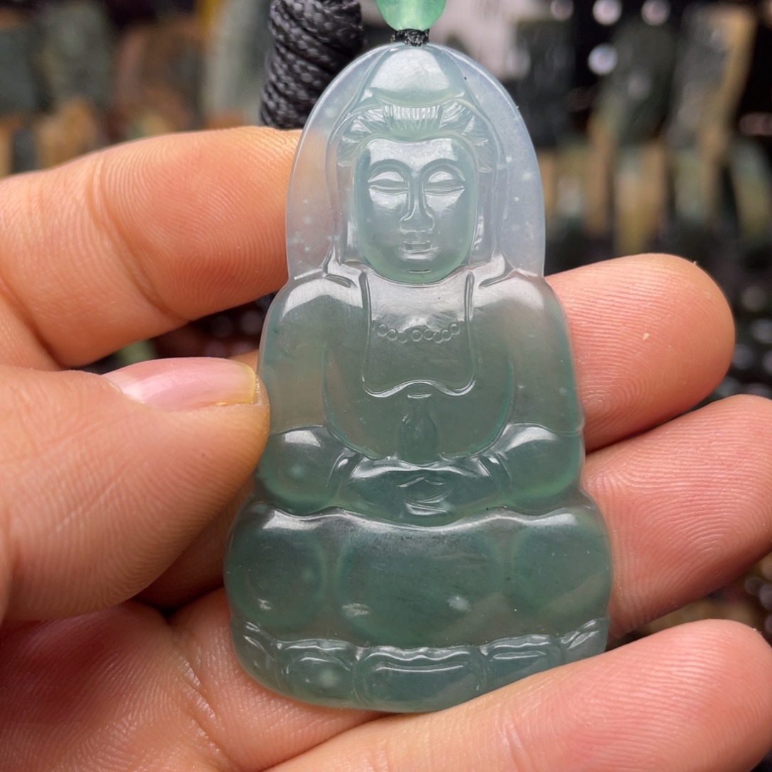 翡翠未镶嵌颈饰观音