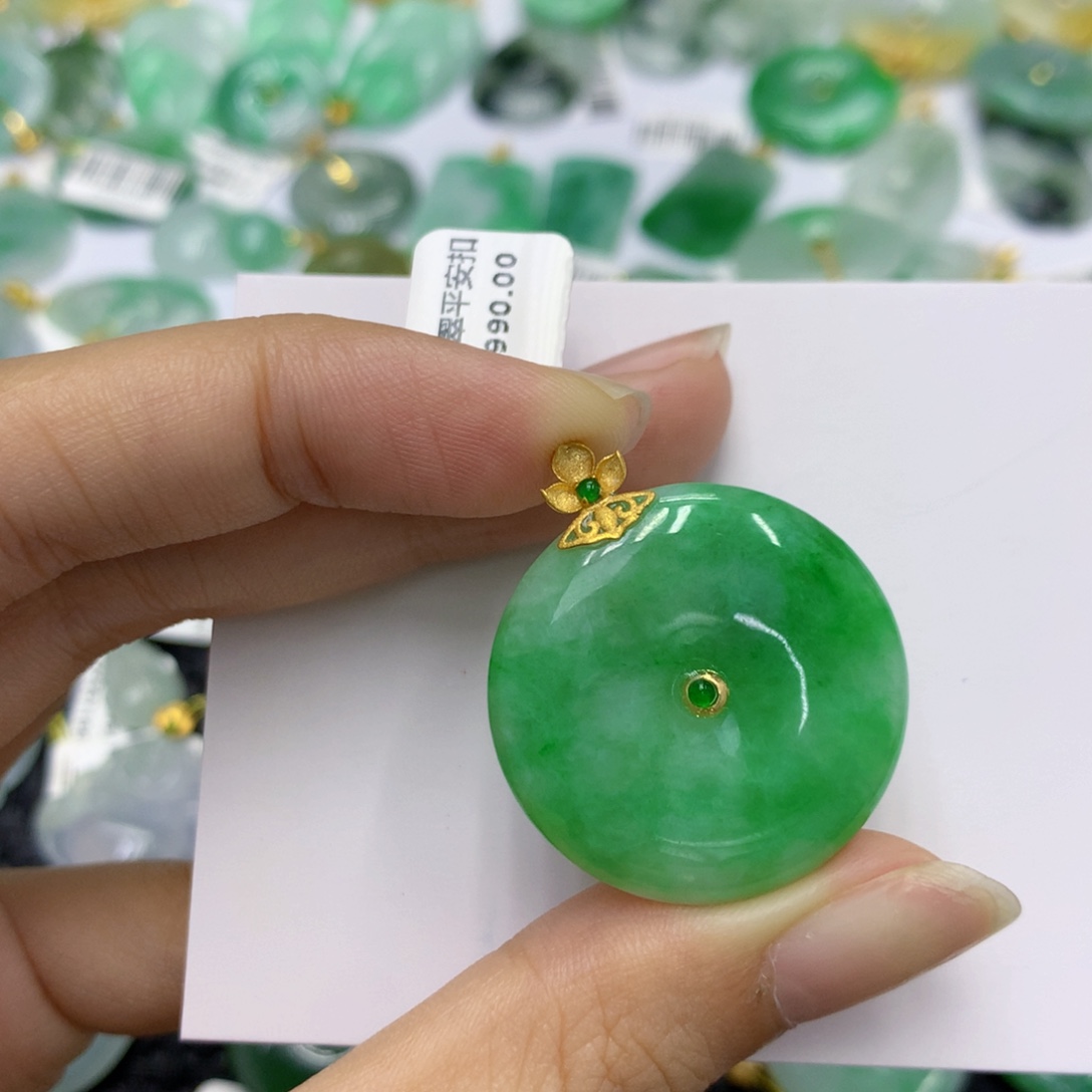 绝***妮翡翠18K金镶嵌颈饰