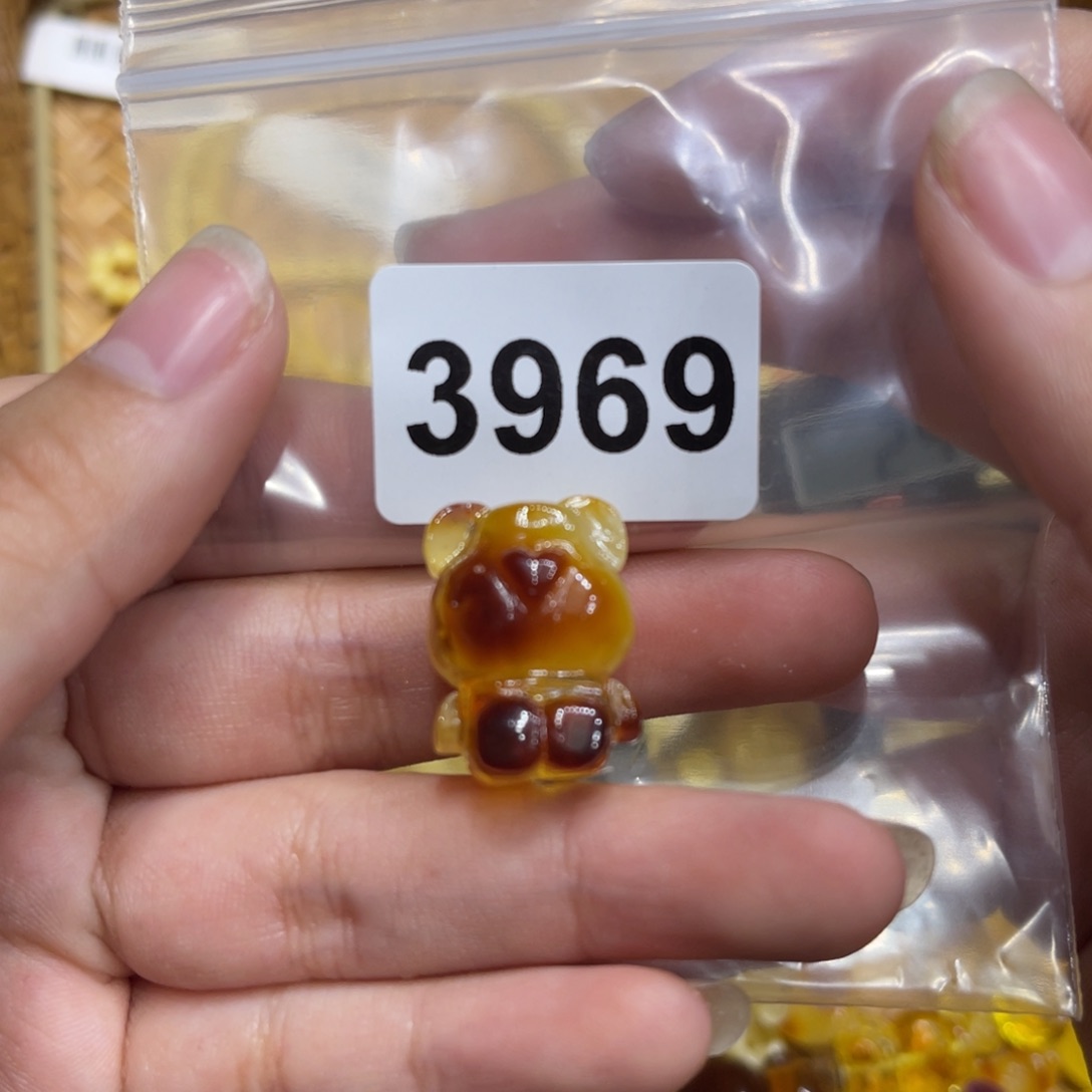 琥珀珠宝奇石未镶嵌