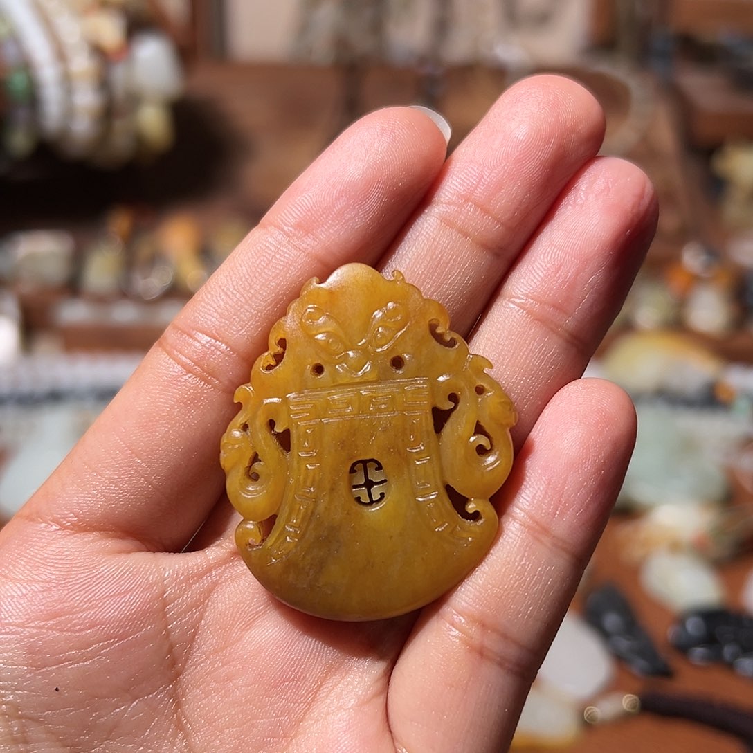 和田玉颈饰未镶嵌