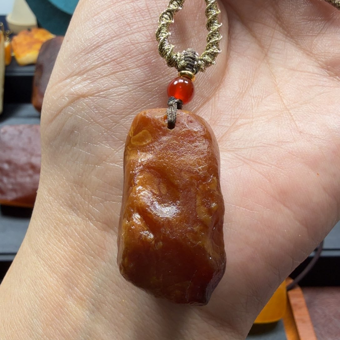 琥珀吊坠(赠链)未镶嵌