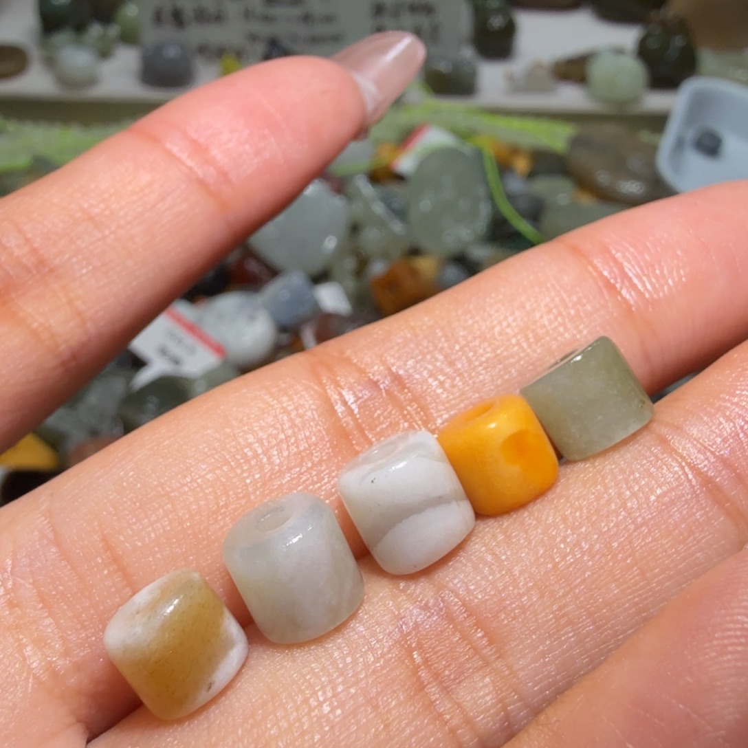 和田玉未镶嵌珠宝奇石